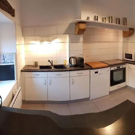 Le De La Vieille Eglise De *