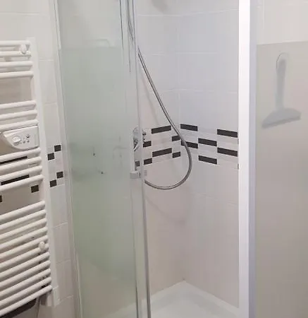 Le De La Vieille Eglise De *