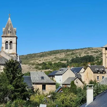Le De La Vieille Eglise De *