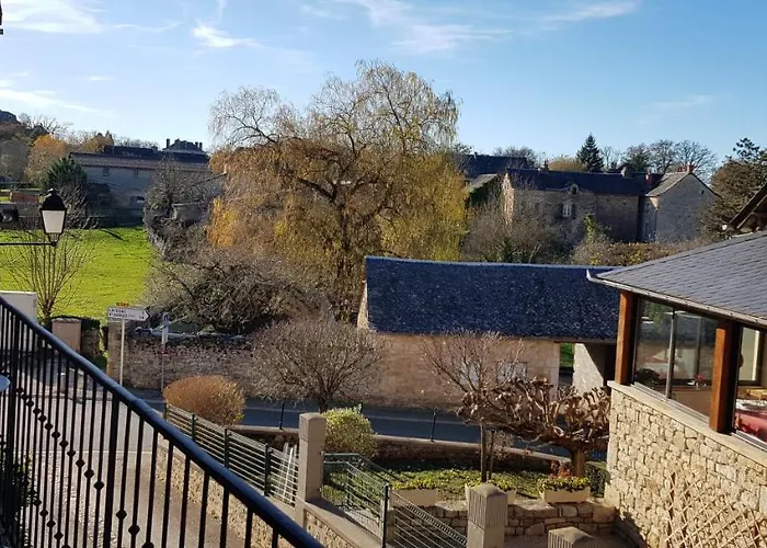 Le De La Vieille Eglise De * Coussergues