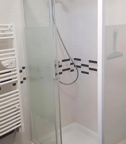 Le De La Vieille Eglise De *