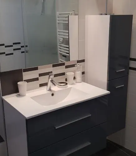 Le De La Vieille Eglise De Feriehus