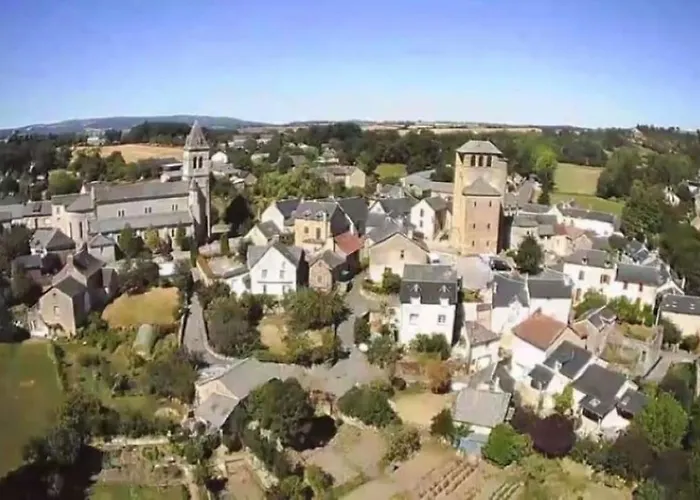 Le De La Vieille Eglise De * Coussergues