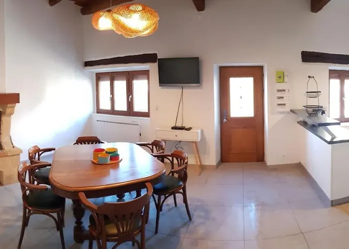 Le De La Vieille Eglise De * Coussergues