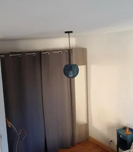 Le De La Vieille Eglise De Feriehus Coussergues